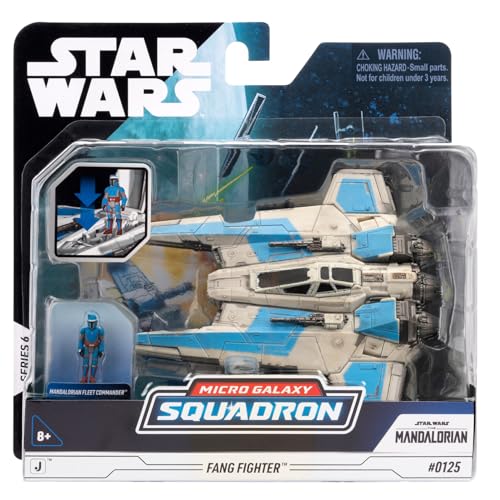Star Wars Micro Galaxy Fang Fighter retractable landing gear enables realistic poseability.