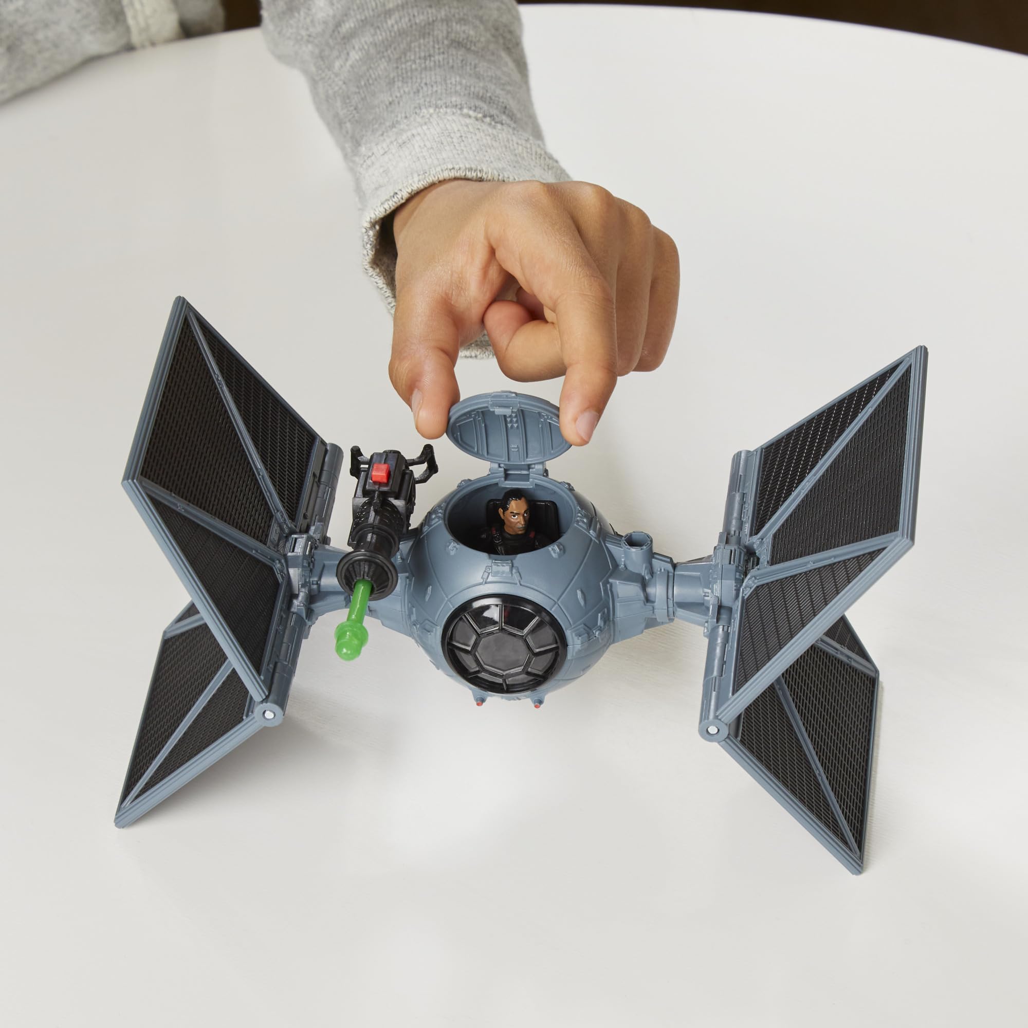 STAR WARS Mission Fleet Projectile launcher supports pretend combat play.