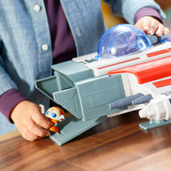 Star Wars Nash Durango figure included encourages action-packed star battles and quick-swap moments.