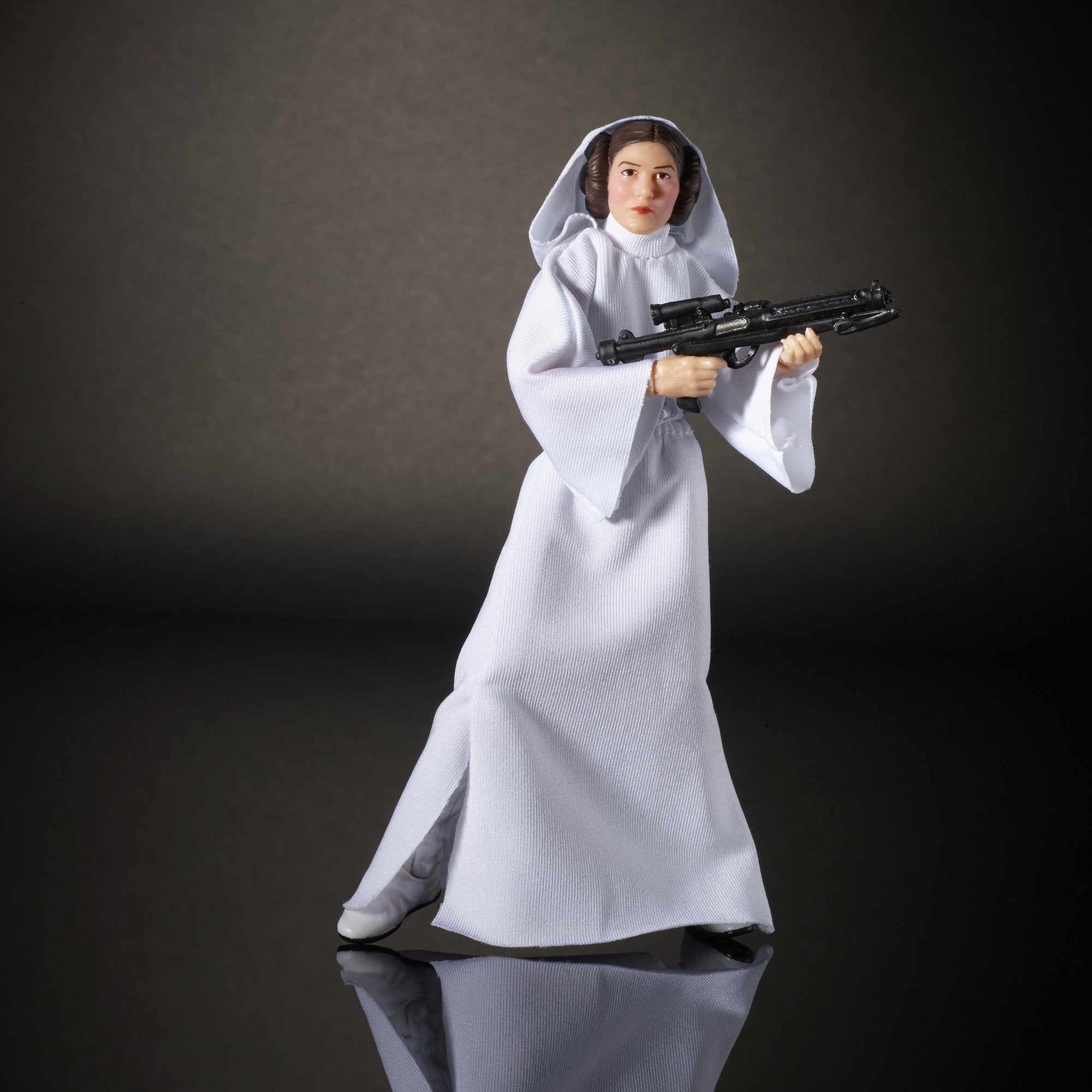 Star Wars Princess Leia 6-inch figure with accessories for role-play scenes