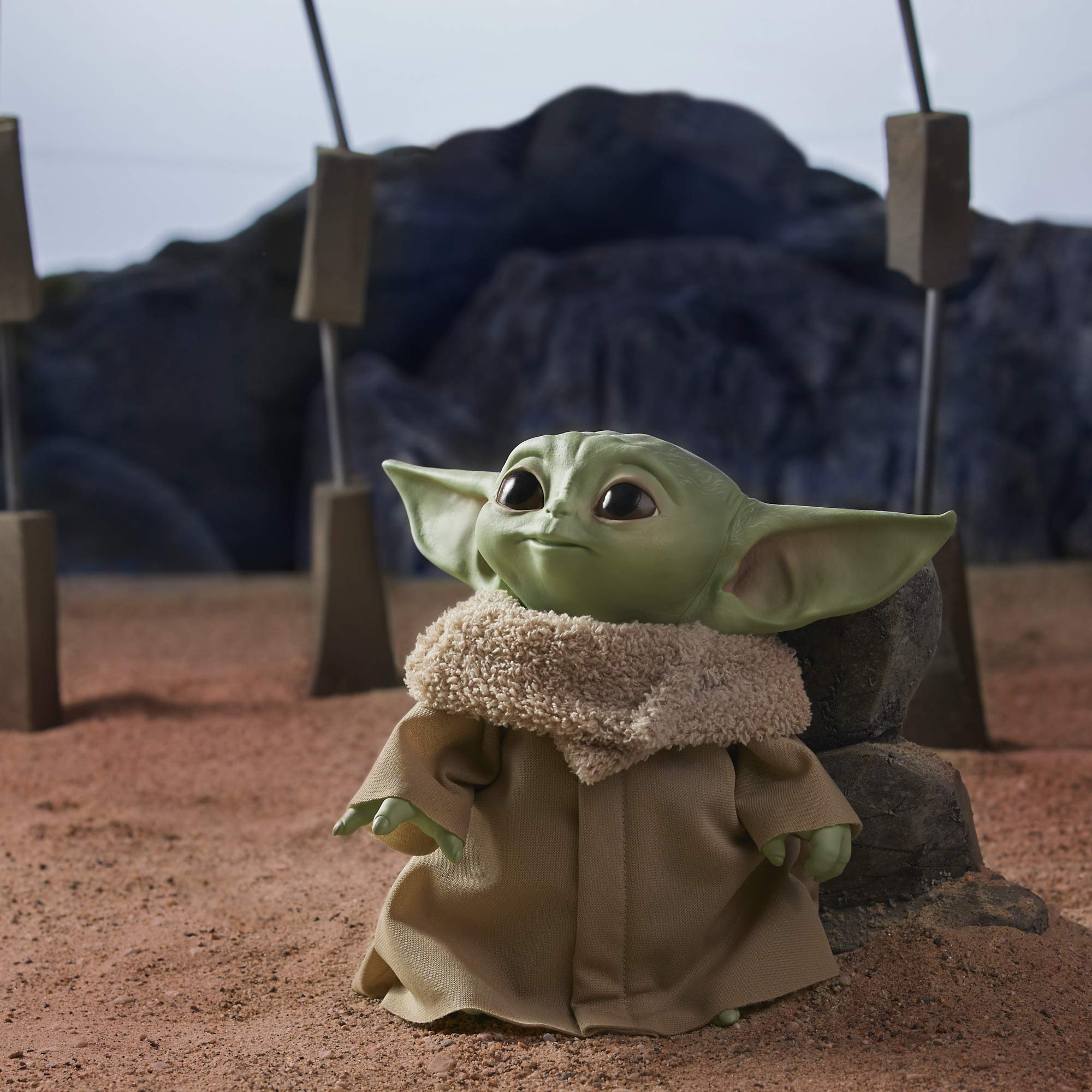 STAR WARS The Child plush toy includes 10 sound effects.