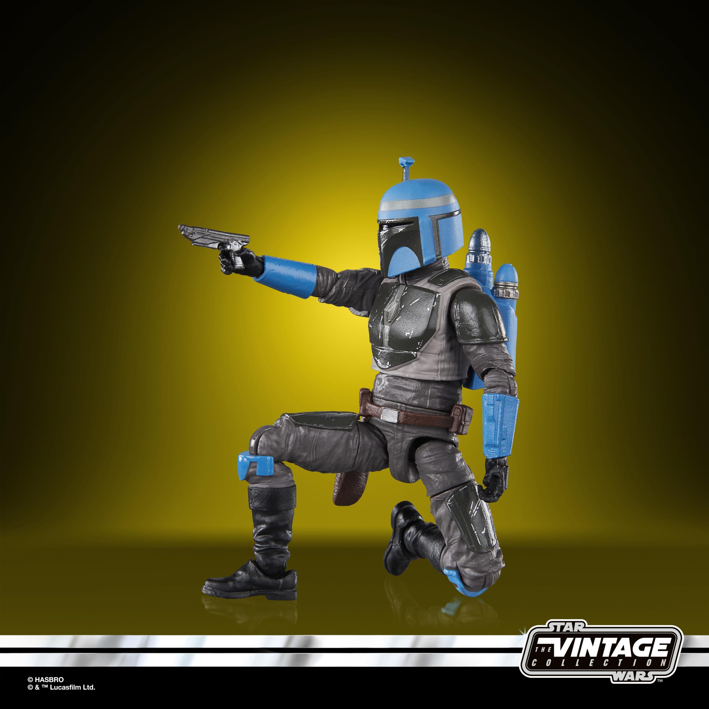 Axe Woves Privateer blaster included for authentic accessory play