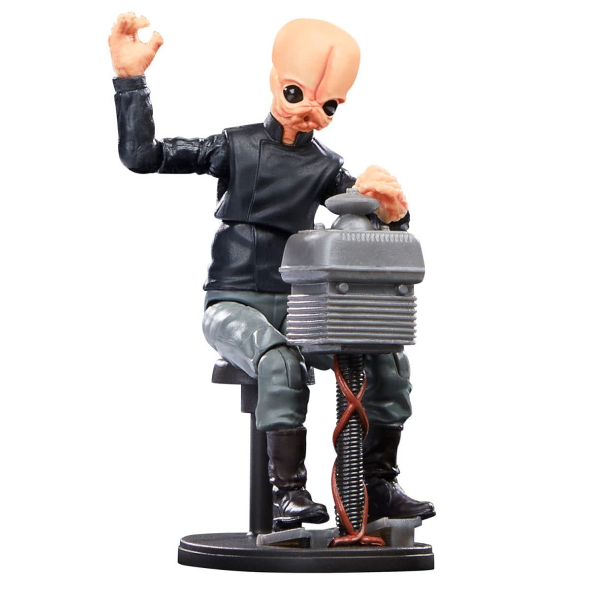 STAR WARS Kenner-inspired packaging nods to classic collectibles, enhancing shelf appeal.