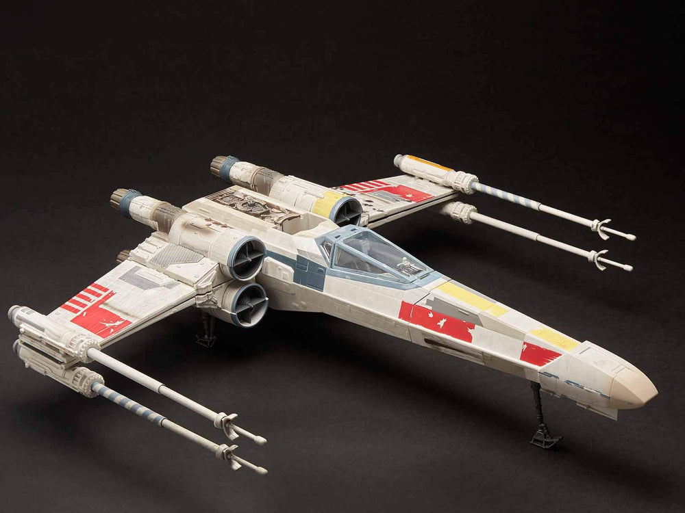 Star Wars Vintage Collection Luke Skywalker Red 5 X-Wing landing gear detail for authentic display