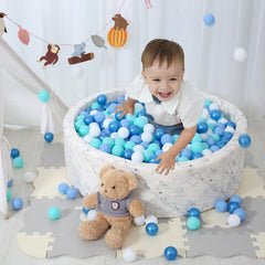 STARBOLO storage bag keeps 100 balls organized and ready for use.