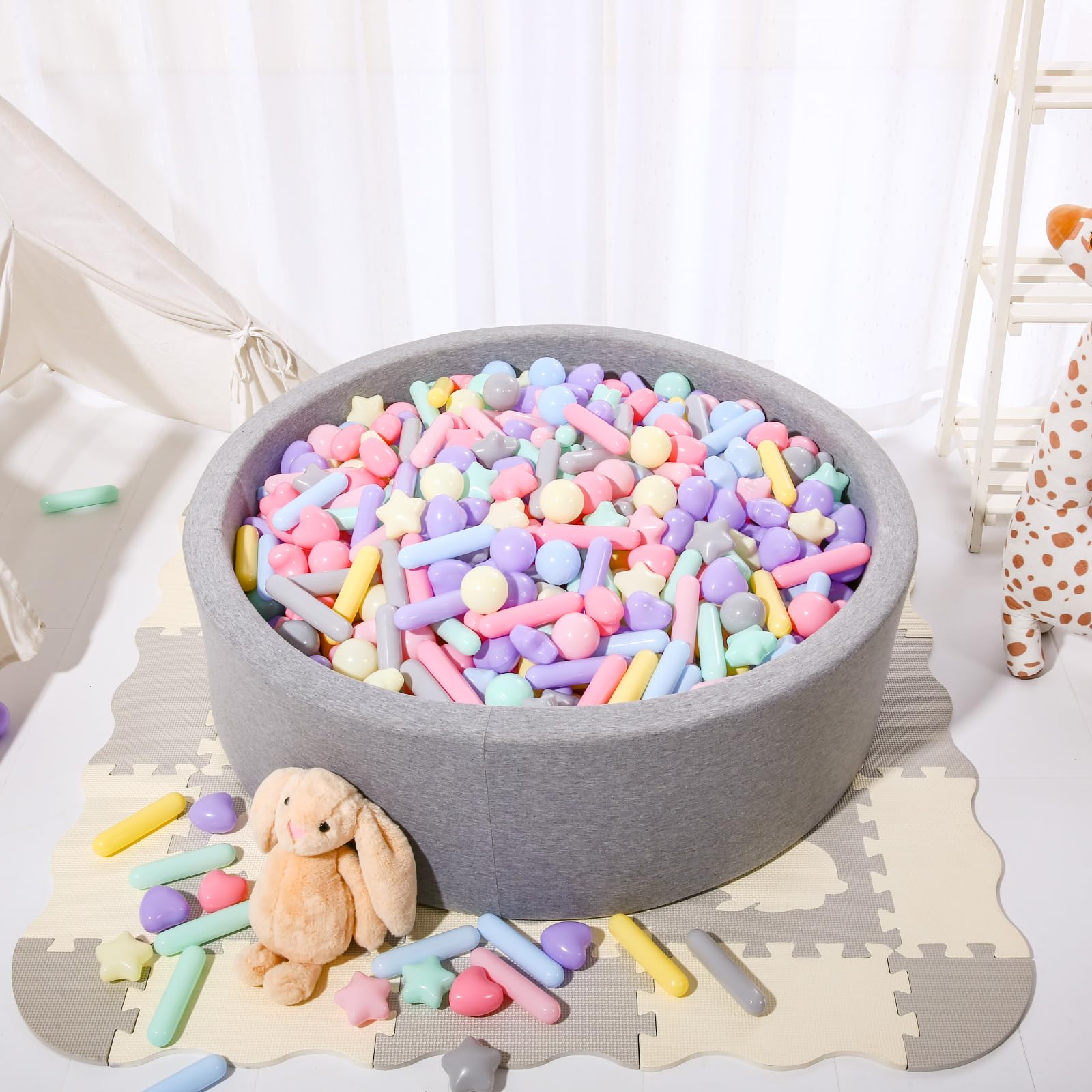STARBOLO shapes include stars and candy forms for themed play.