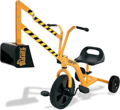 Stargo front view of the excavator with turning wheel for precise steering