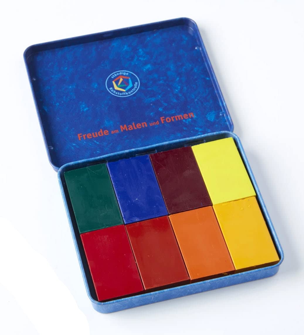 Stockmar 8-bright-color set in a tin includes a scraper for neat use.