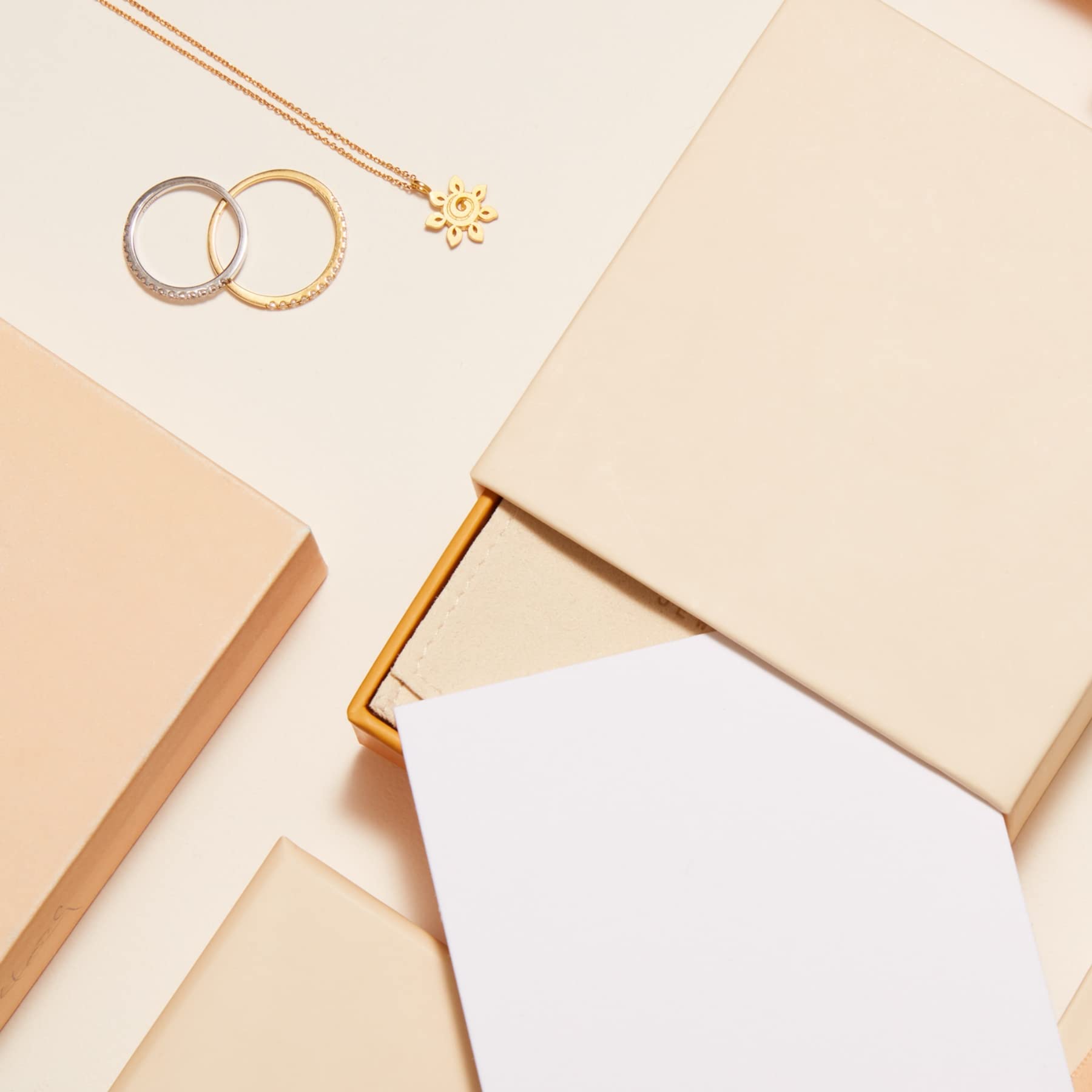 STORYJEWELLERY Gift ready packaging makes gifting easy.