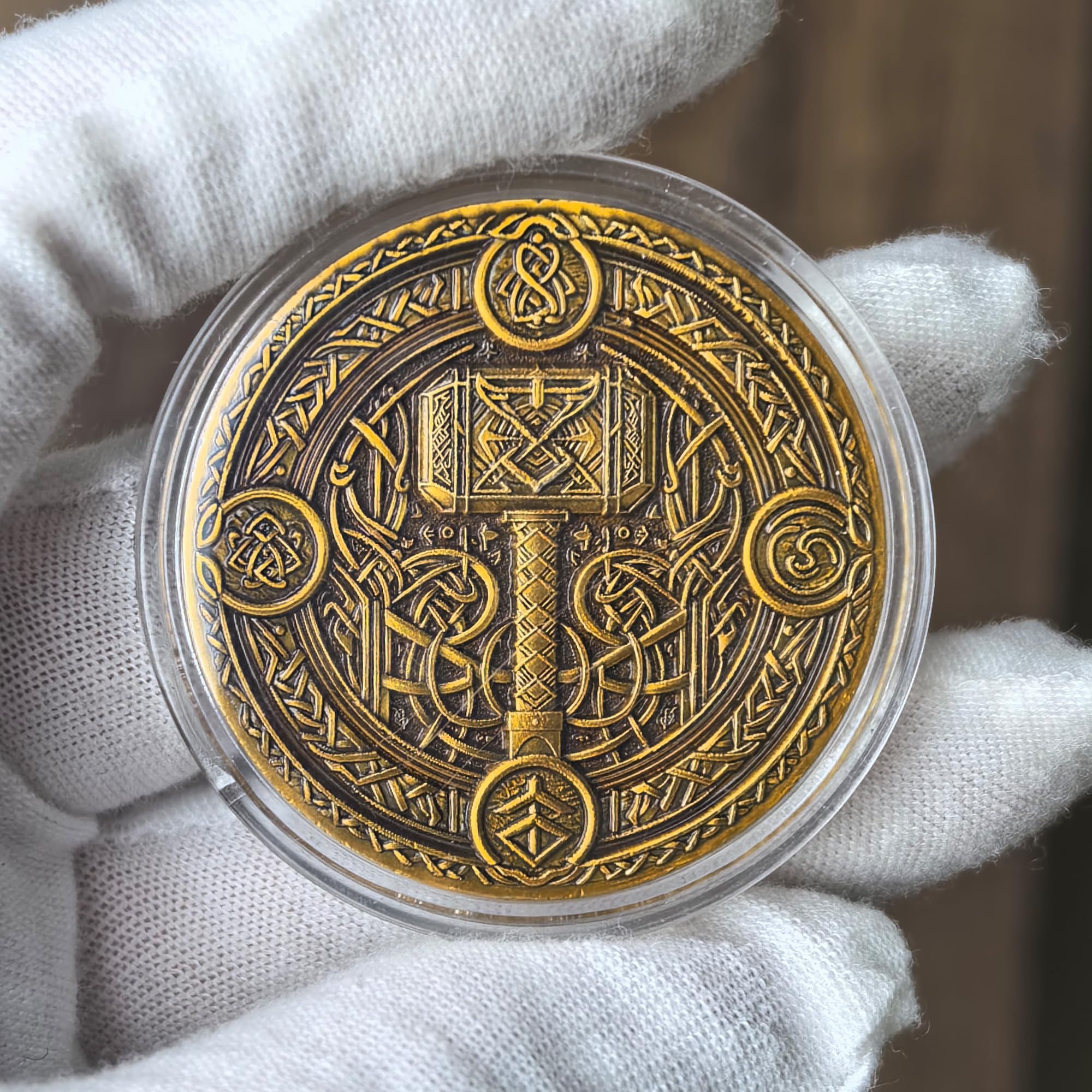 Strugglejewelry Mjoelnir back design, perfect for historical appreciation.
