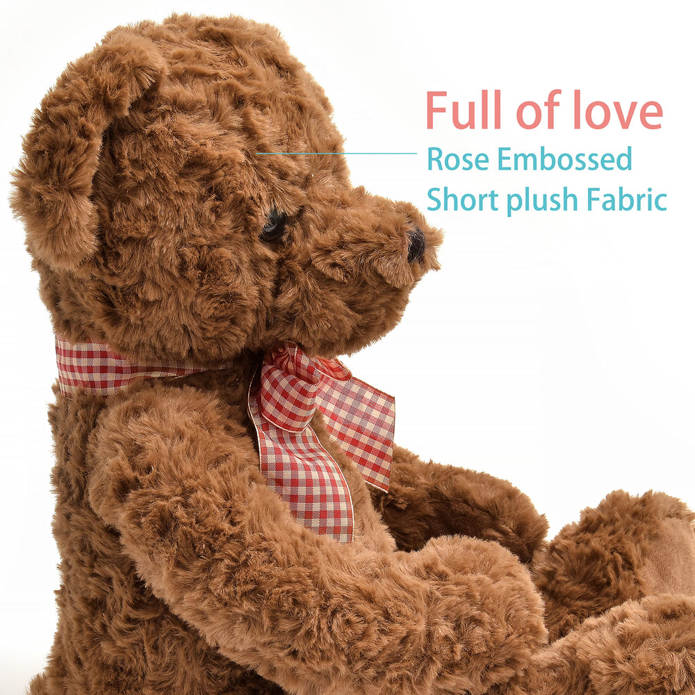 Magnet-assisted posing on Suepcuddly teddy's ears, hands, and jaw.