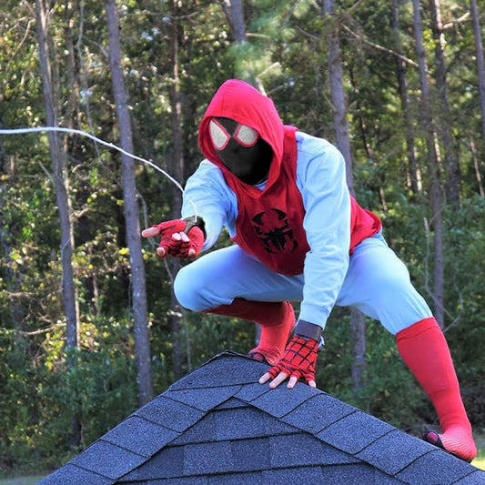 SUIZU Web Shooters gloves provide grip and safe handling during use.