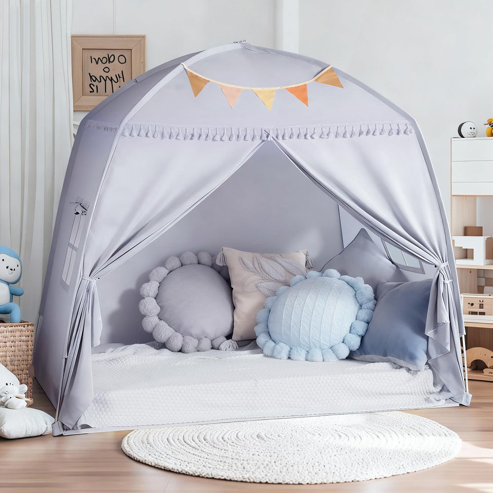 Sumbababy neutral colors make it a versatile gift for boys and girls.