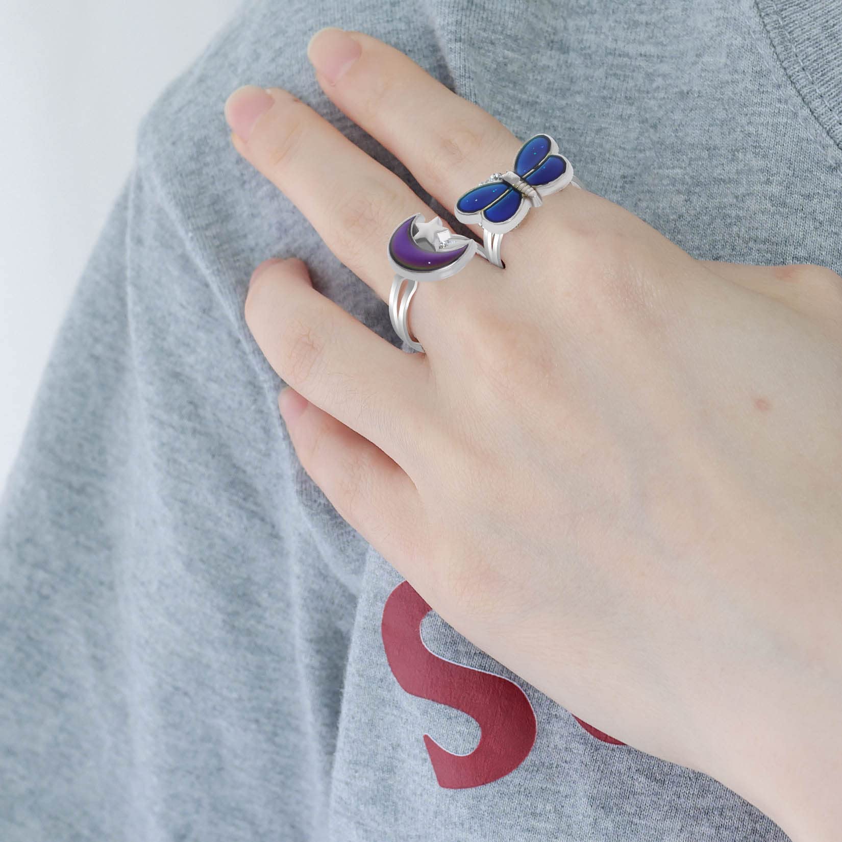 SUMERSHA mood ring heart design demonstrates color transitions for fun events.
