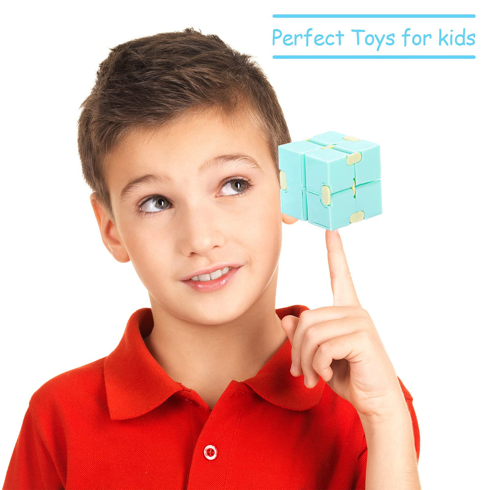 Sumind Infinity Cube smooth edges and vibrant colors support tactile engagement.