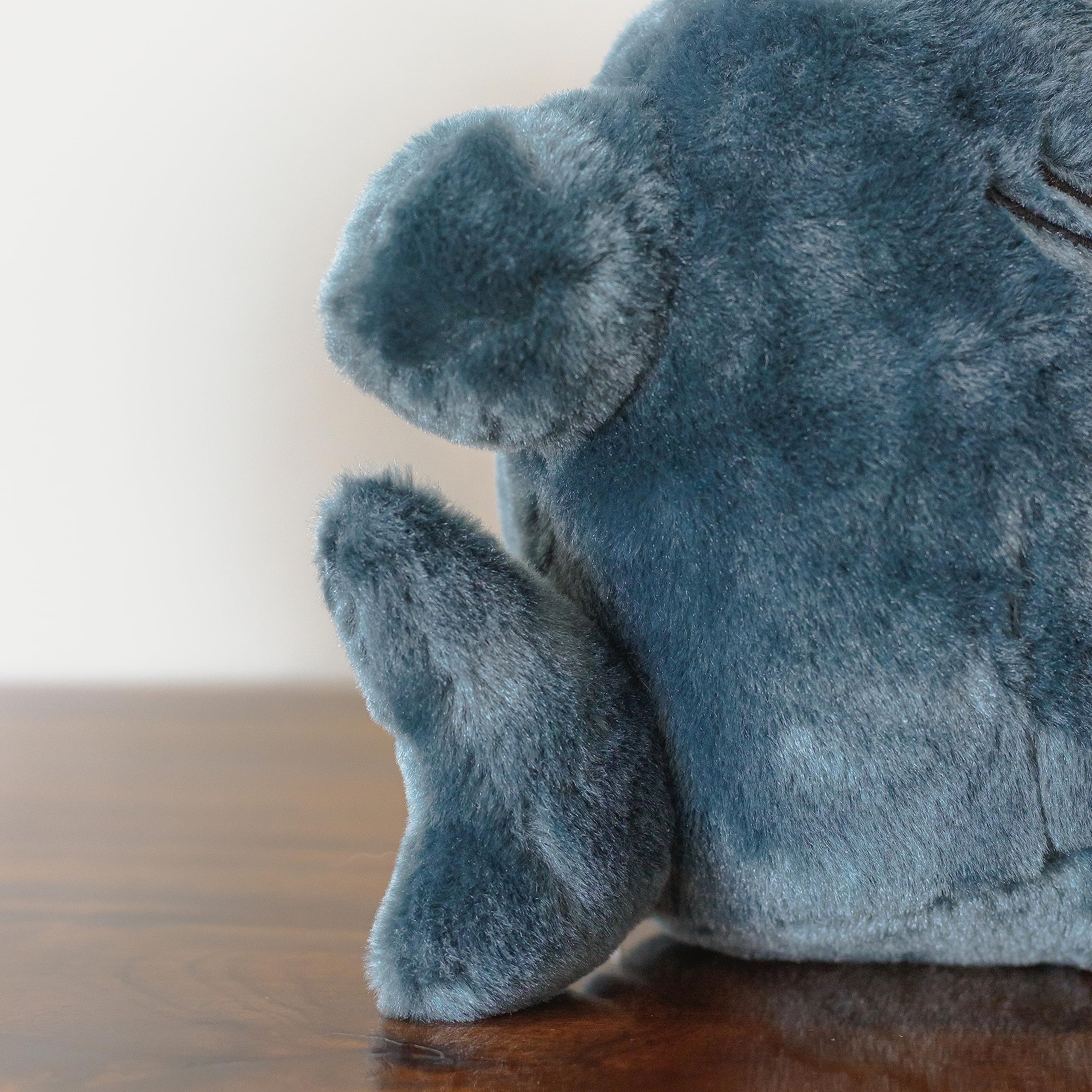 Sunfedmiss gift-ready design makes a charming present for kids and shark lovers.