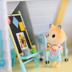Sunny Days Entertainment Honey Bee Acres 2.25-inch flocked figure is poseable for expressive storytelling.