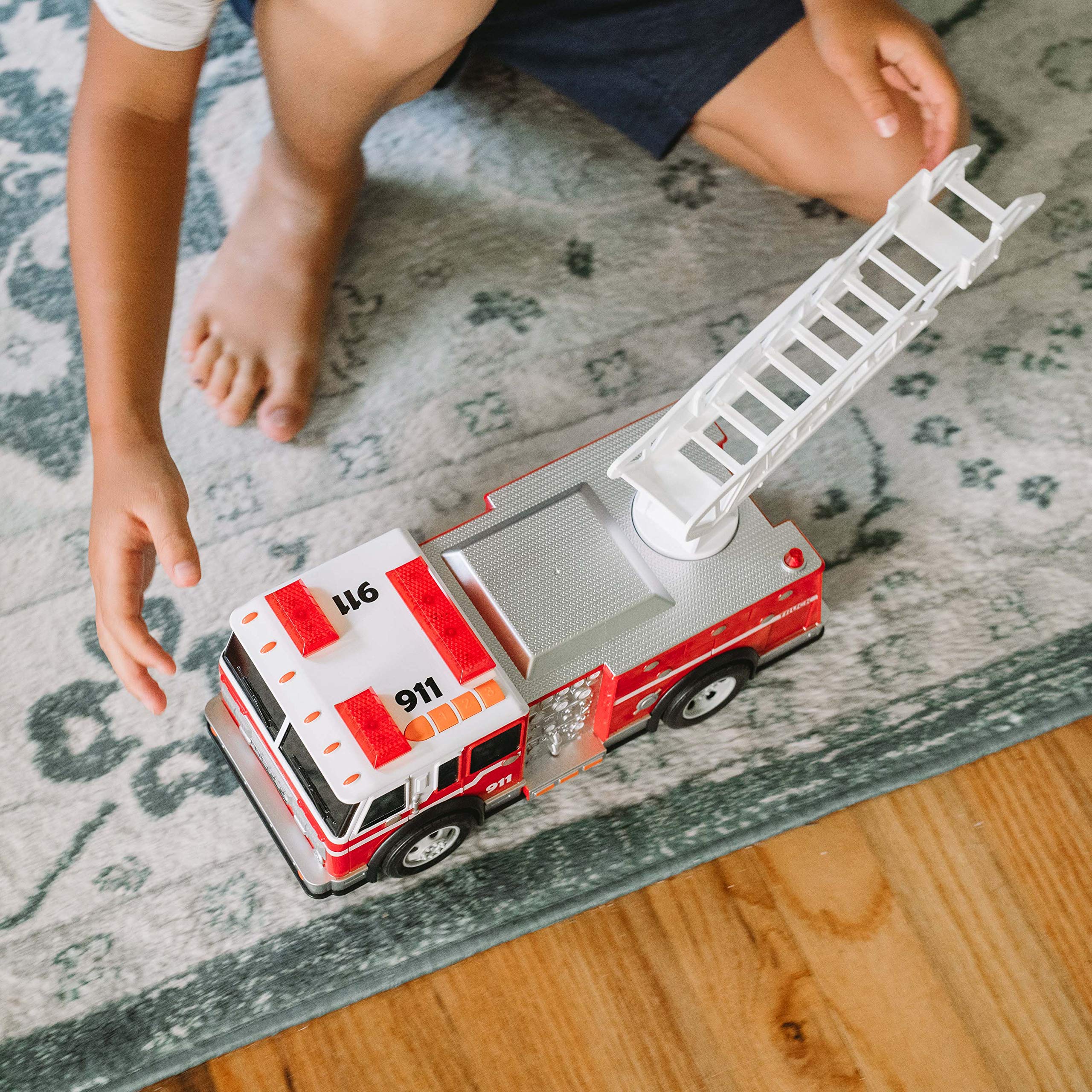 Sunny Days Entertainment Maxx Action extendable-ladder: reach high areas.
