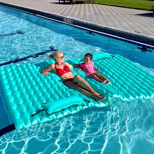 Sunrio giant floating mat 114x72 for pool lounging and family fun