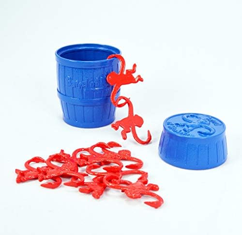 Close-up of monkeys forming a chain in the mini barrel by Super Impulse.