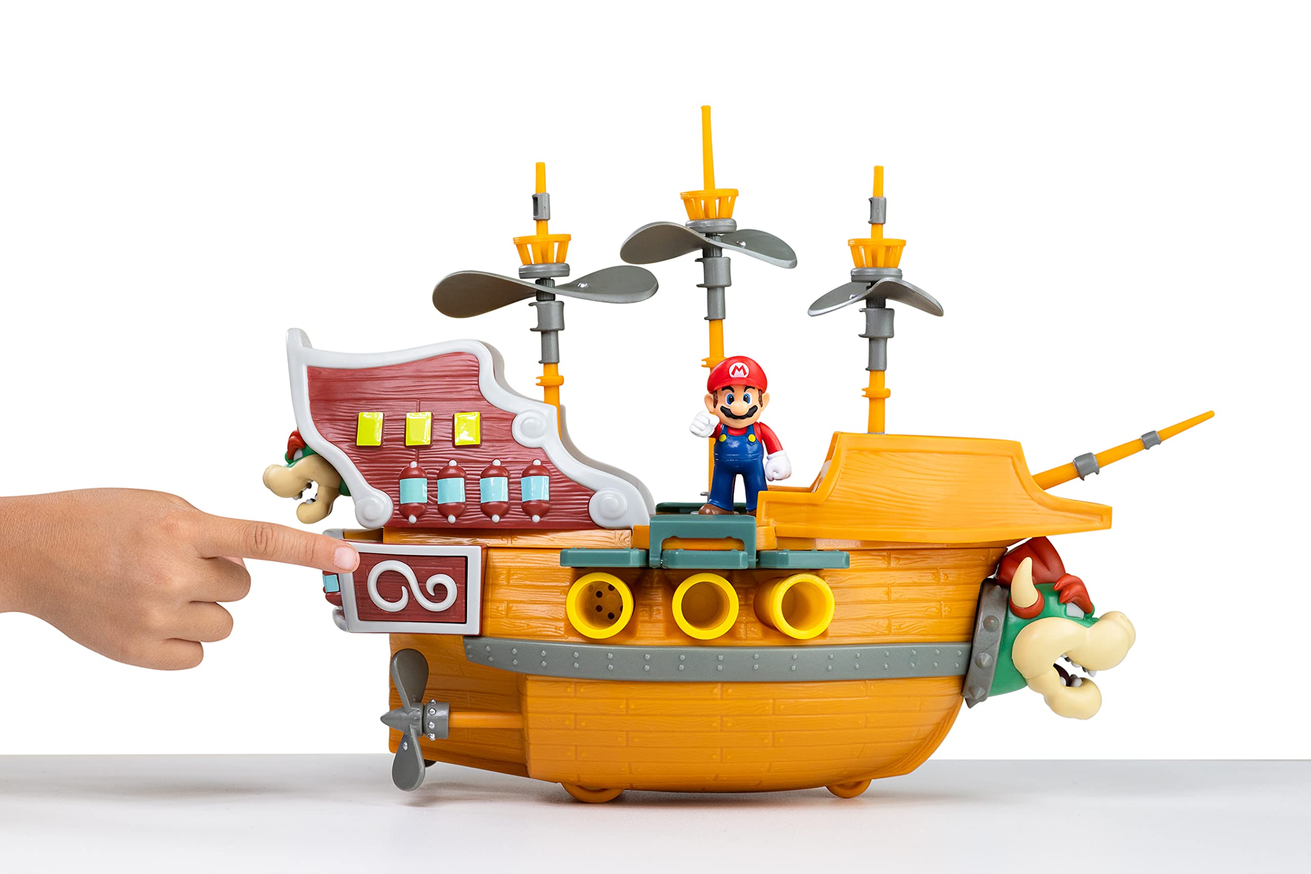 Super Mario Bowser Airship propellers in motion enhance play dynamics.