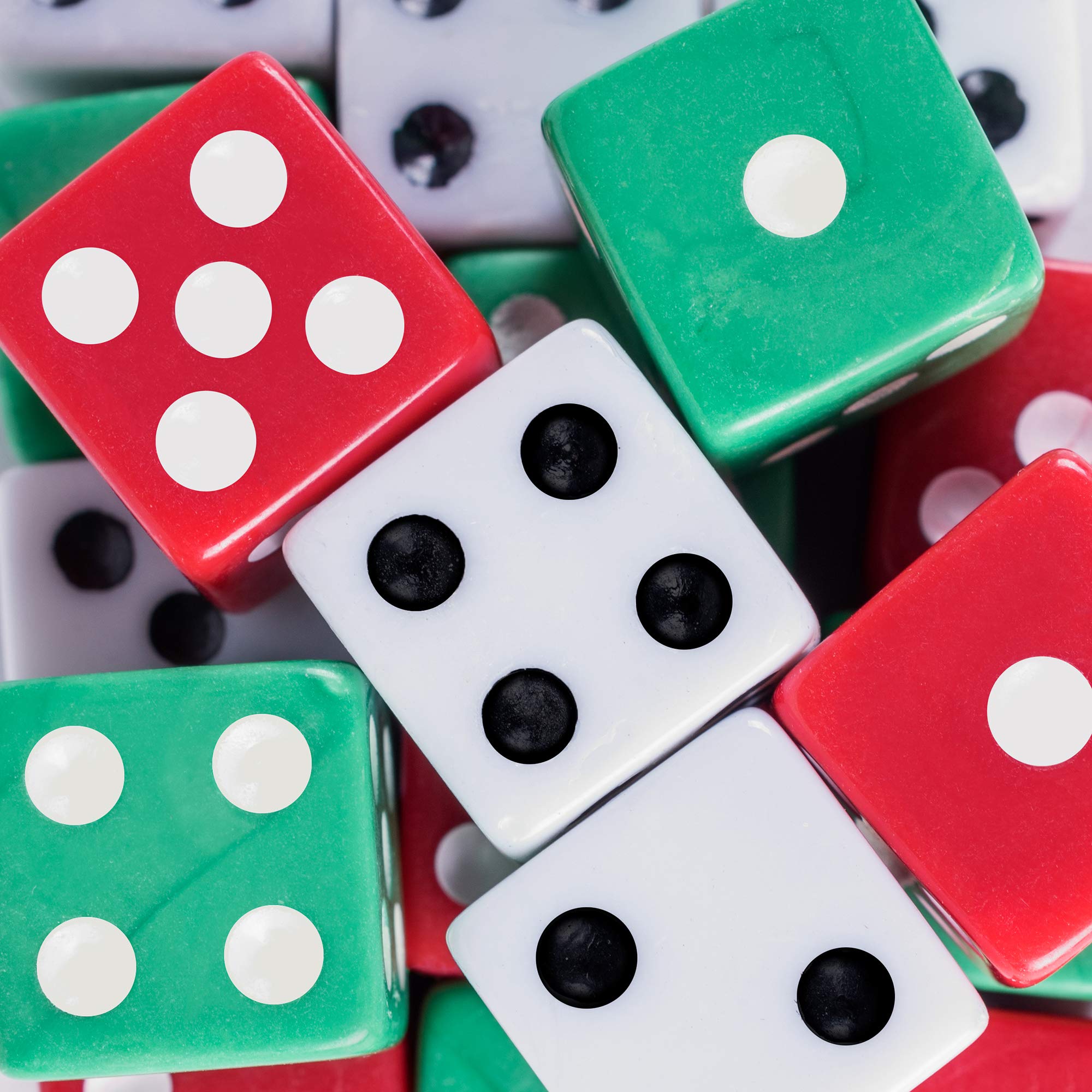 Super Z Outlet green 16mm dice with white pips for board game sessions