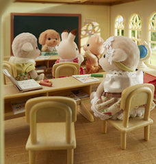 Sylvanian Families Sheep Family removable clothes for mix-and-match outfits