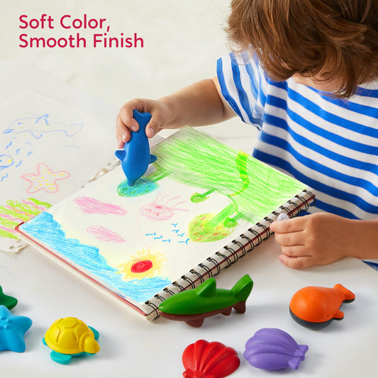 SyncFun jumbo toddler crayons are easy to hold, supporting growing motor skills.