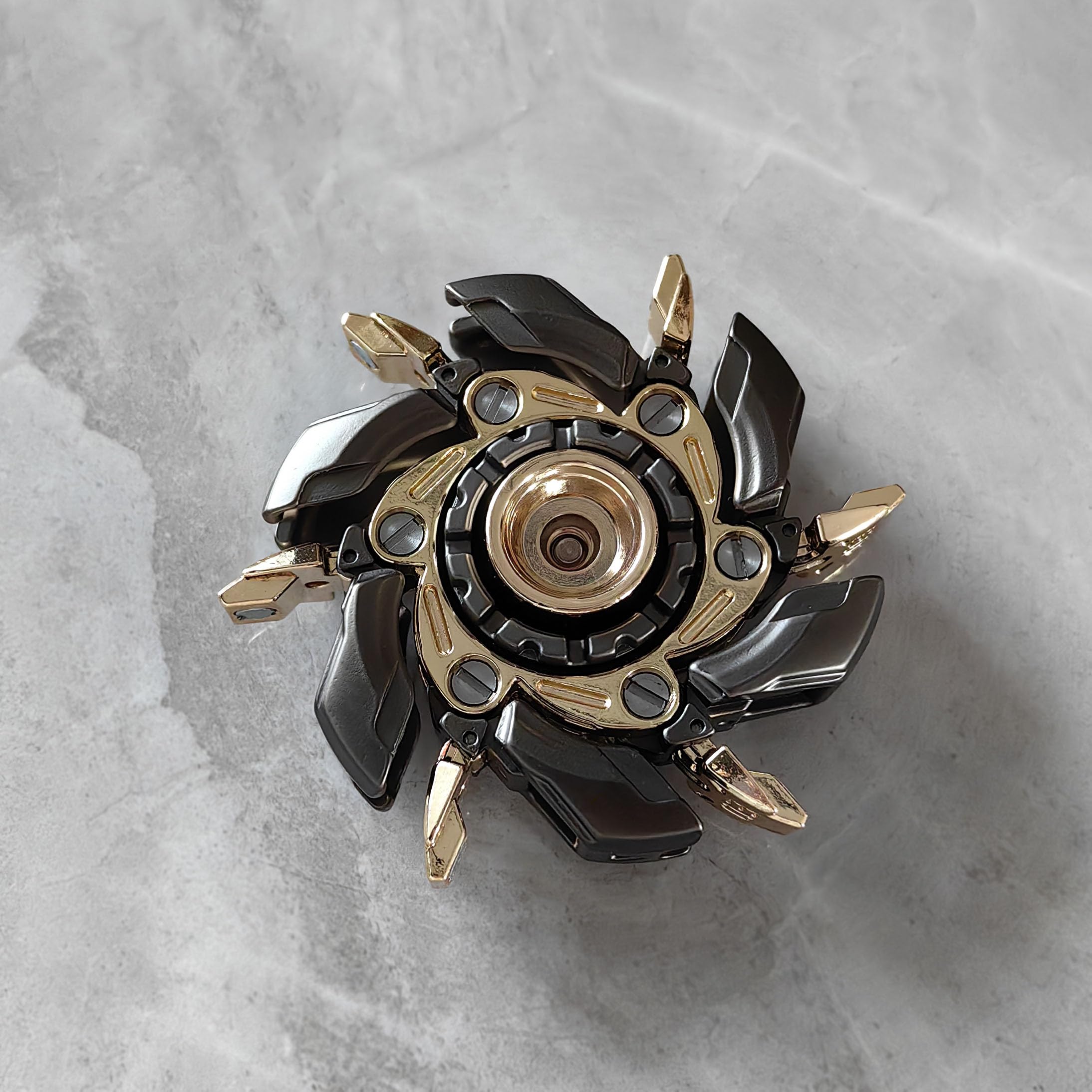 Spin action of the T-Conceal EDC top demonstrates balanced, one-handed rotation