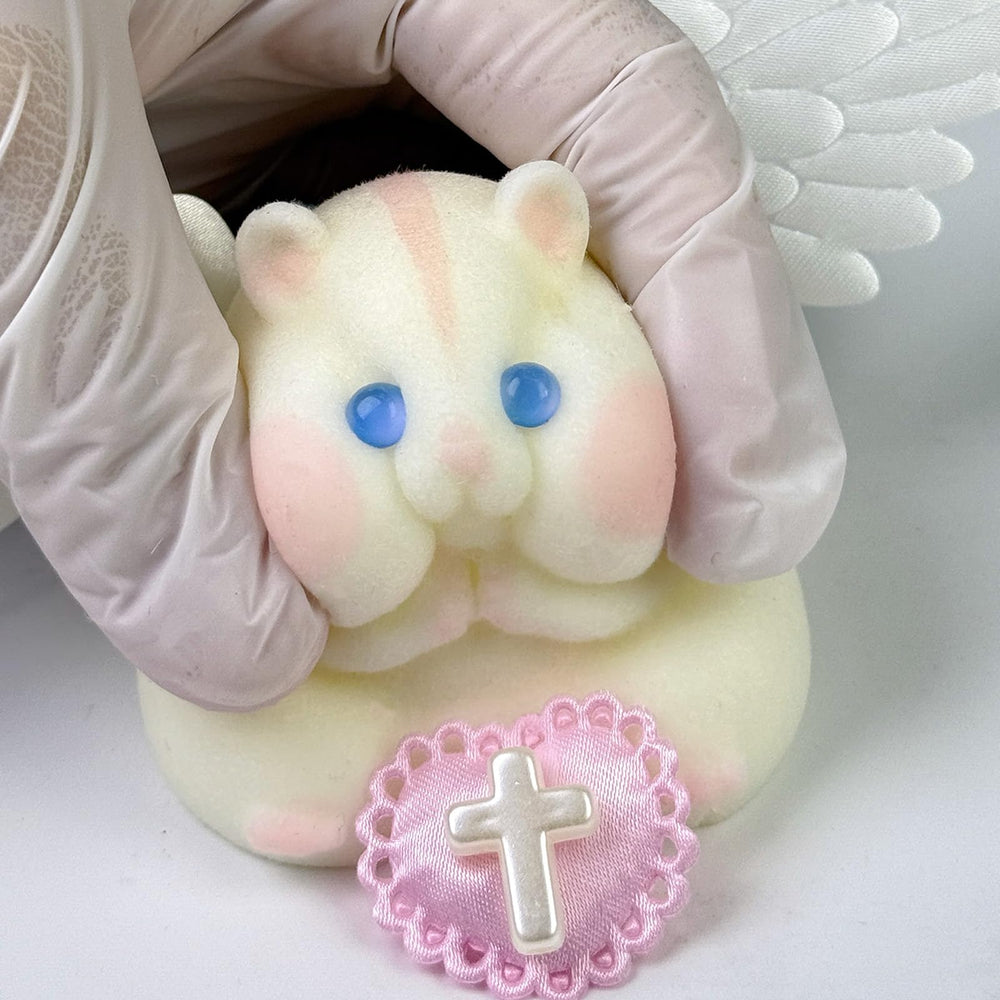 Taba Squishy Hamster Toy includes adorable accessories as a surprise gift.