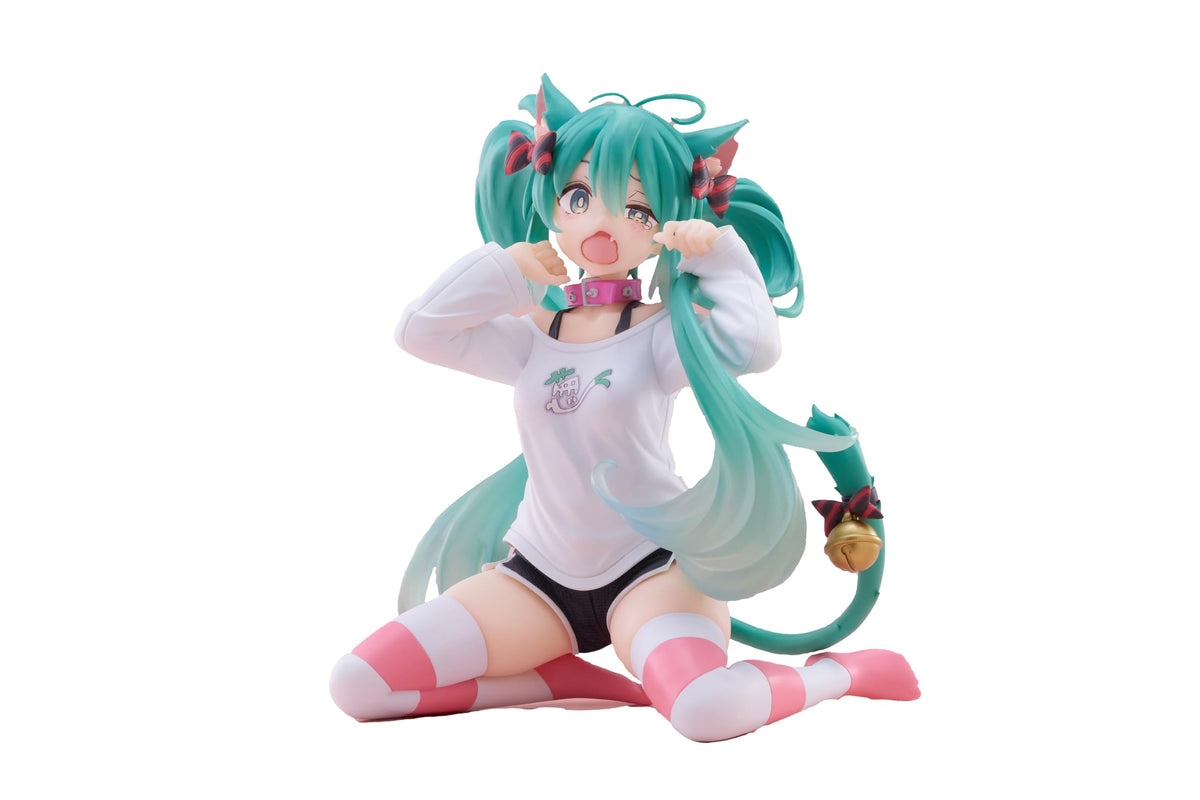 Taito Hatsune Miku desktop figure on display, ideal for collectors and desk accents.