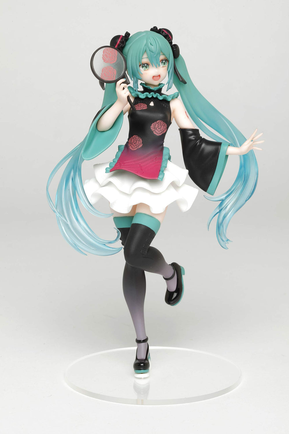Taito Hatsune Miku Mandarin Dress ver pose shot enhances display variety