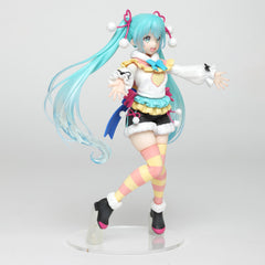 Taito Hatsune Miku figure ideal for desk and shelving displays.