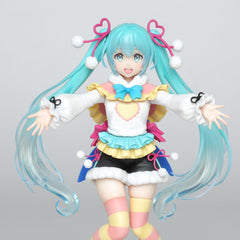 Taito Hatsune Miku Winter Image Version sculpture-inspired pose.