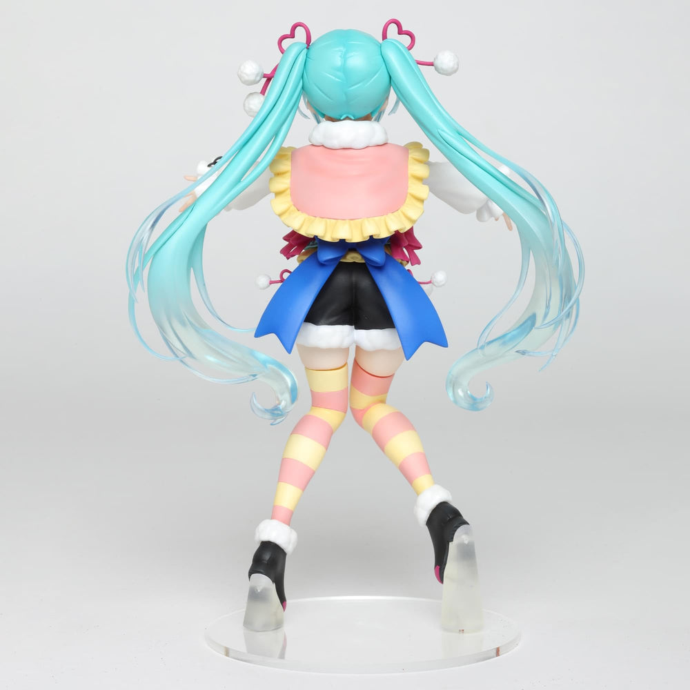 Taito Hatsune Miku Winter Version figure on display shelf.