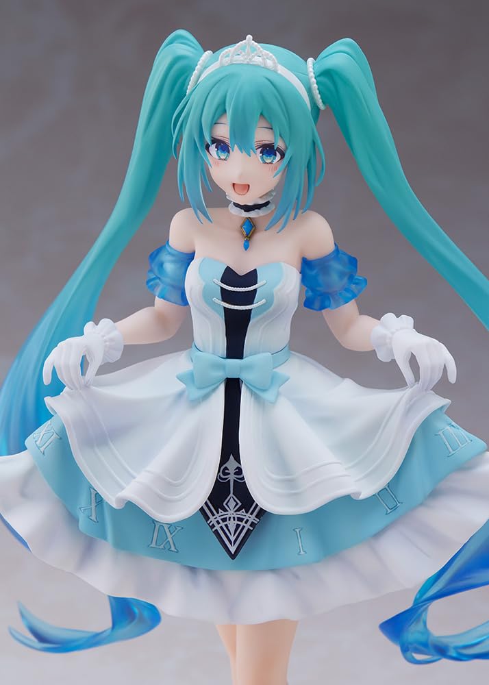 Taito Hatsune Miku Wonderland Cinderella display-ready figure for any collection