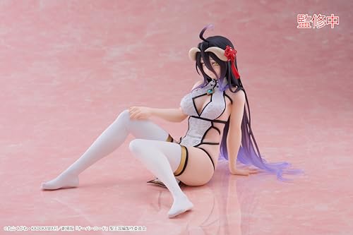 Taito Albedo figure pose detail showcases intricate costume accents