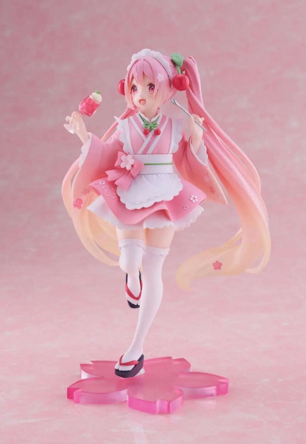 Taito Sakura Miku figure hair detail showing craftsmanship.