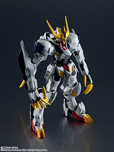Ultra Large Mace included for dramatic combat displays