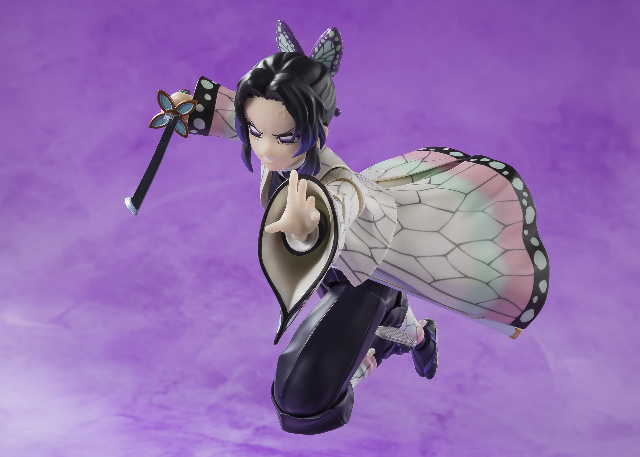 Shinobu Kocho S.H.Figuarts haori pattern detail enhances realism.