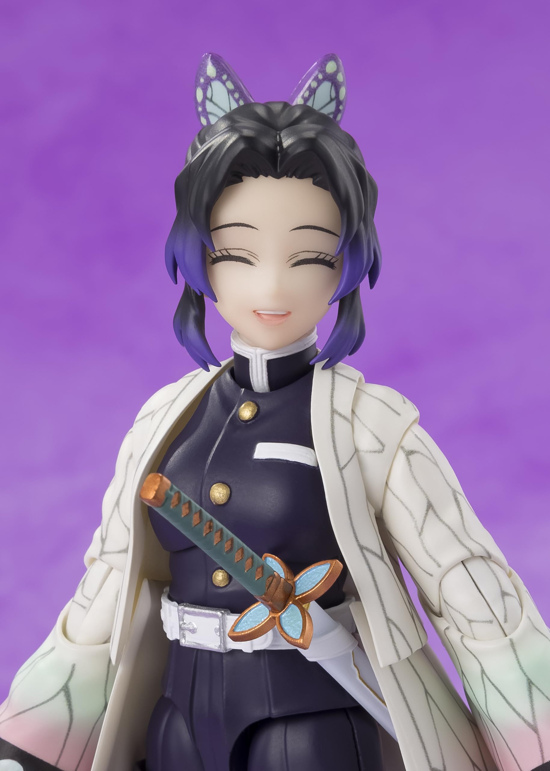 Shinobu Kocho S.H.Figuarts wide range of motion supports dynamic battle scenes.