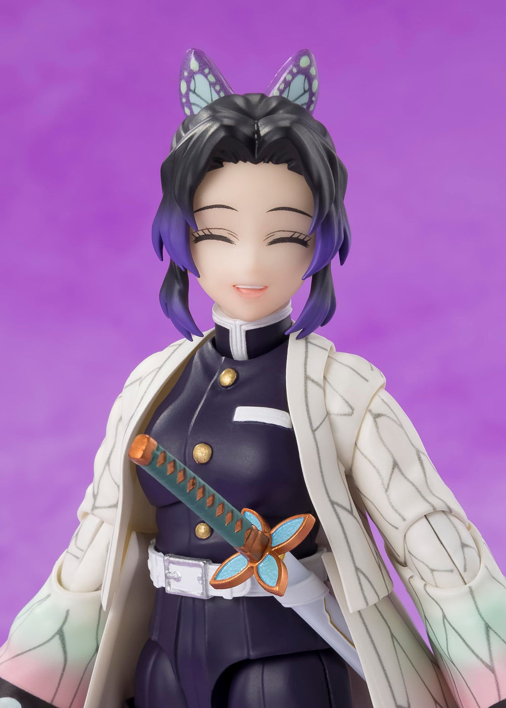 Shinobu Kocho S.H.Figuarts wide range of motion supports dynamic battle scenes.
