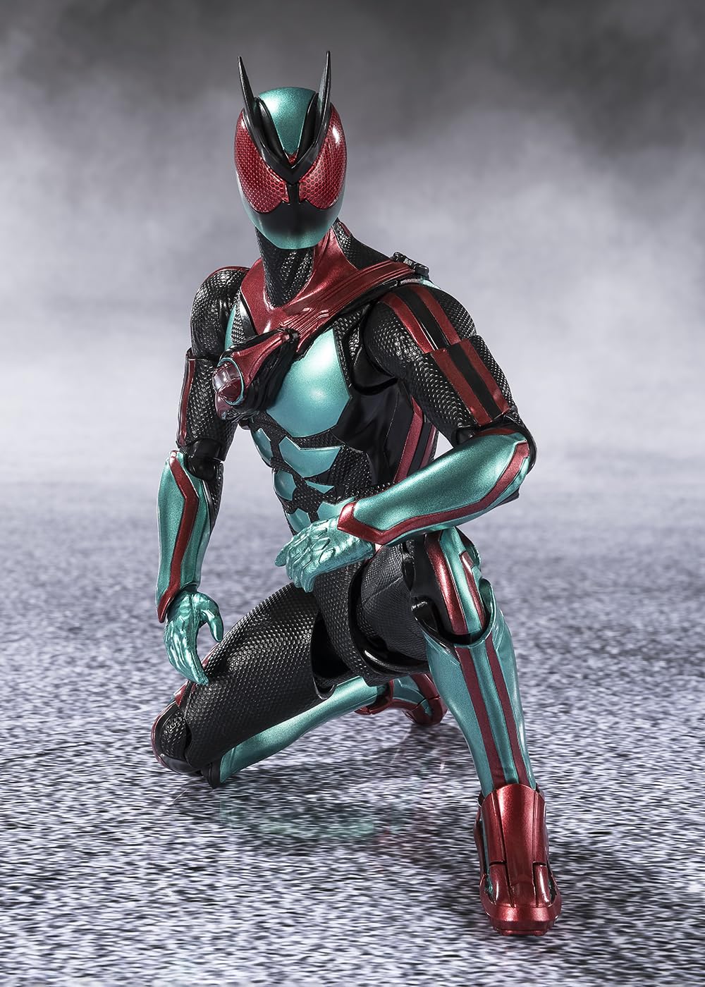 Metallic red and green paint accentuates the Zeztz suit's armor.