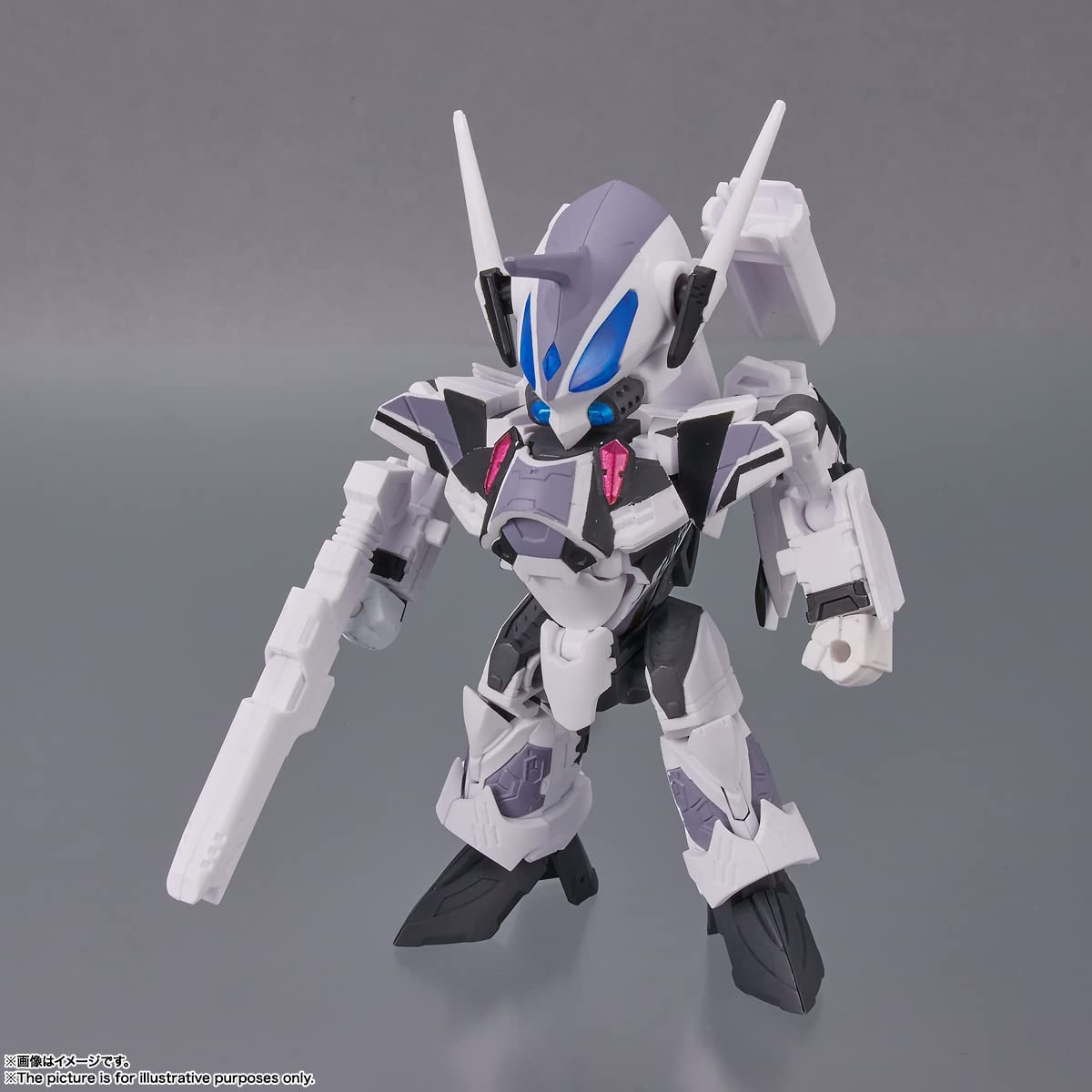 Battroid head piece from TAMASHII NATIONS for versatile display options