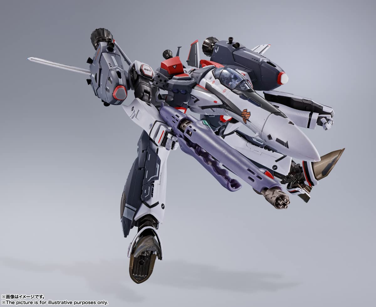 EX-Gear and pilot accessories expand posing options