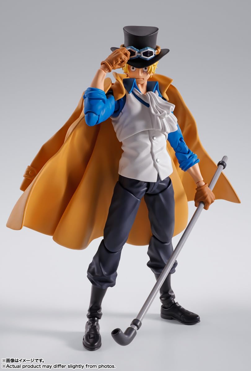 Sabo coat with movable gimmick enables dynamic posing for action displays.