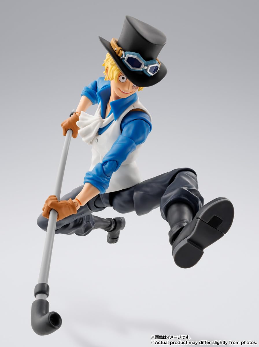 Hat accessory enhances pose possibilities and character look.