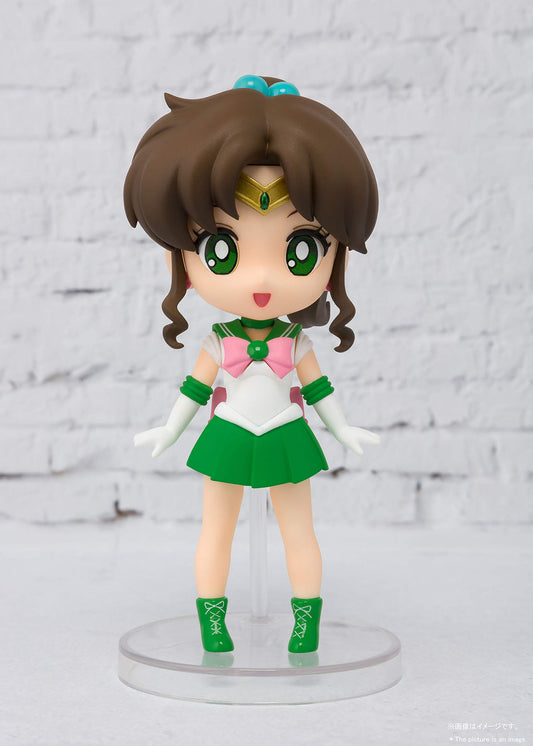 TAMASHII NATIONS Sailor Jupiter Figuarts Mini in dynamic pose offers versatile display options.