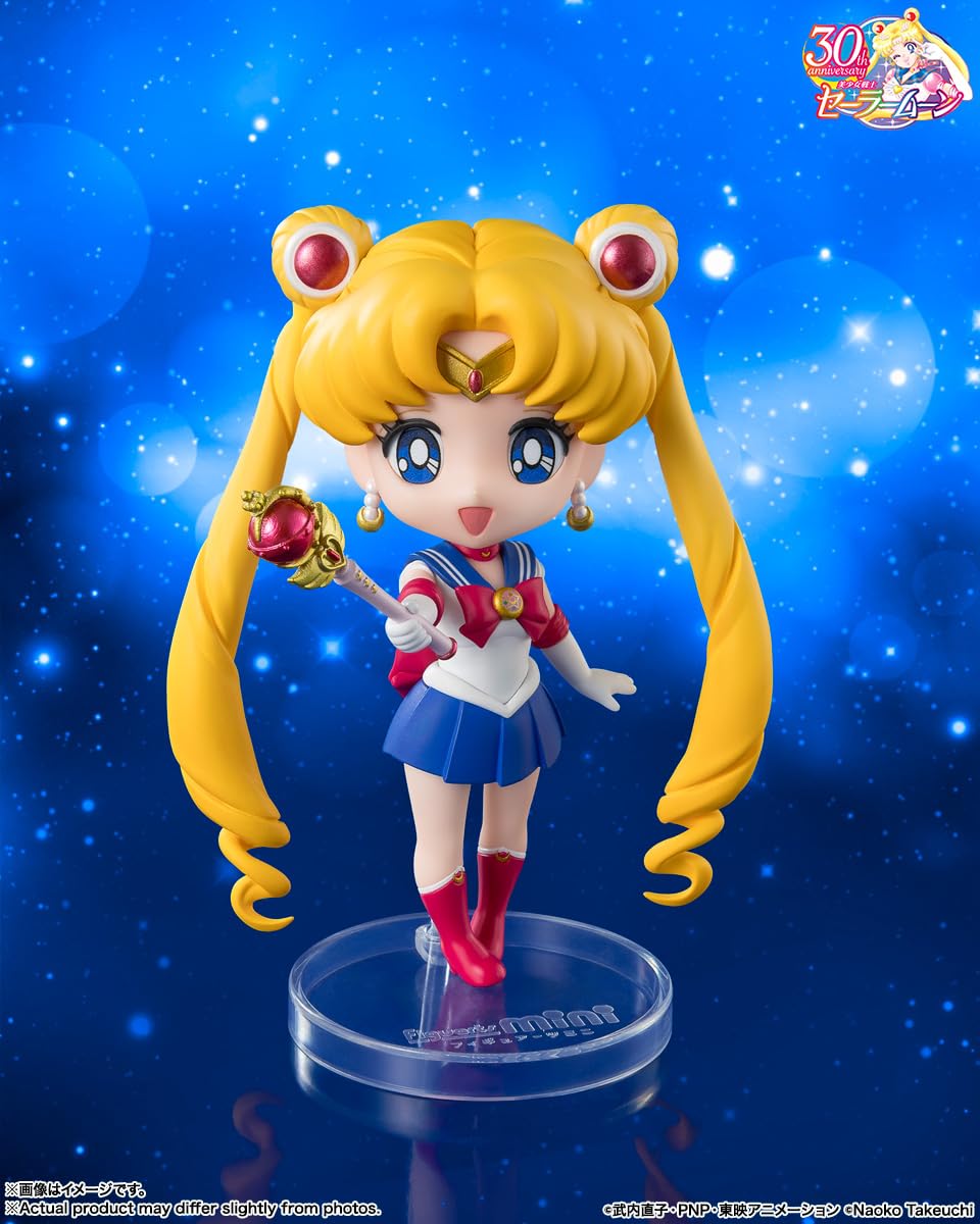 Tamashii Nations Sailor Moon Crystal Star Compact with interchangeable right arm for dynamic posing.