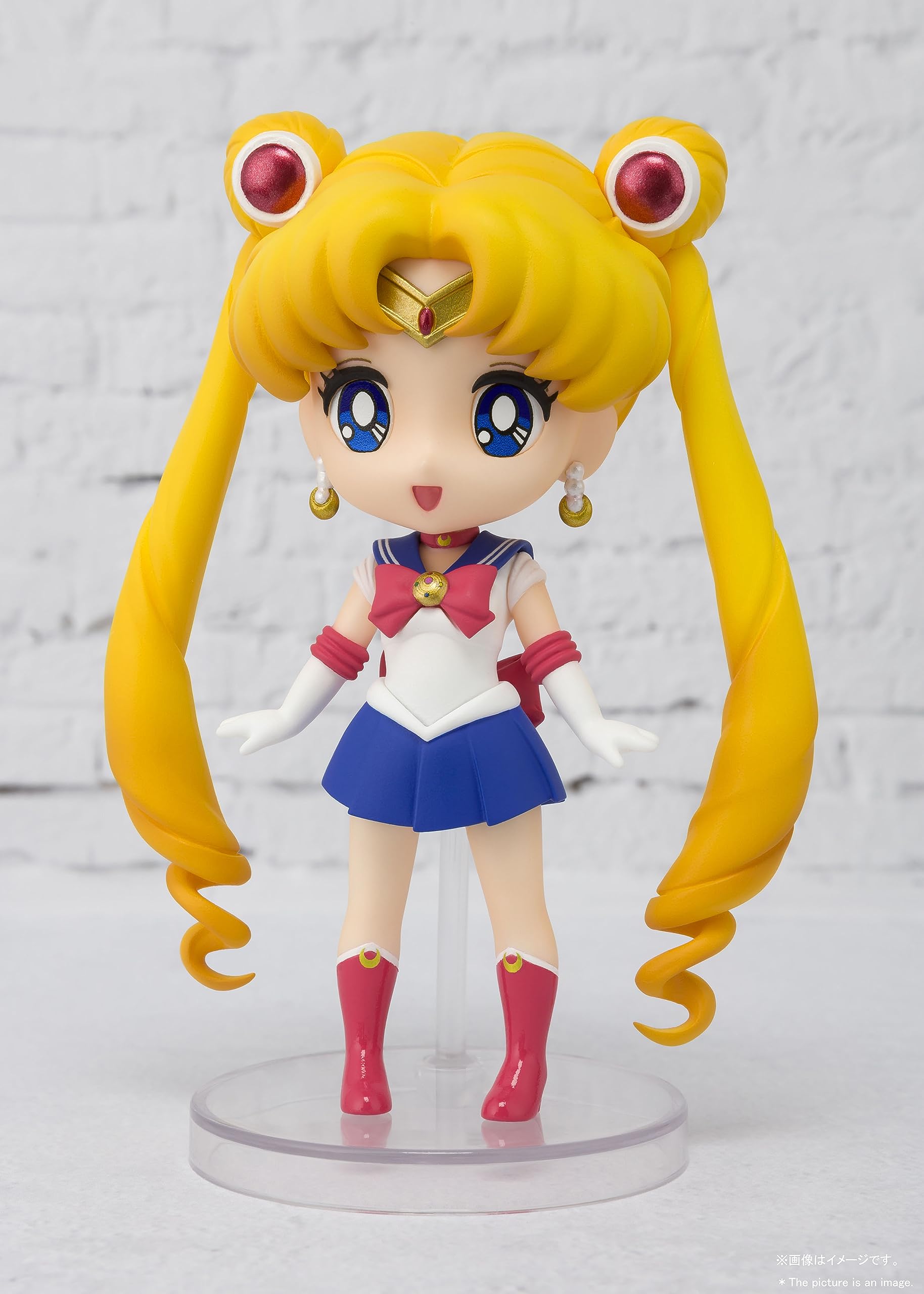 Compact 3.5 inch figure with poseability for Sailor Moon scenes